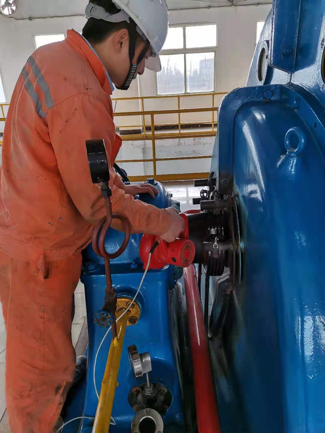 4發(fā)電機(jī)滑環(huán)維護(hù).jpg 4發(fā)電機(jī)滑環(huán)維護(hù).jpg